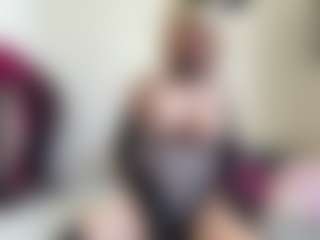 bratzdollchloe's Live Sex Cam Show