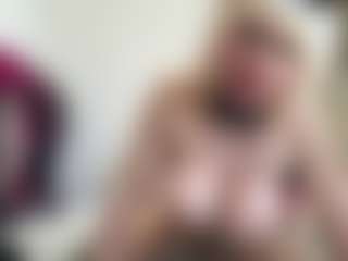 bratzdollchloe's Live Sex Cam Show