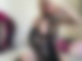 bratzdollchloe's Live Sex Cam Show