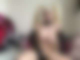 Live cam show with bratzdollchloe - Huge Tits on Free Soda