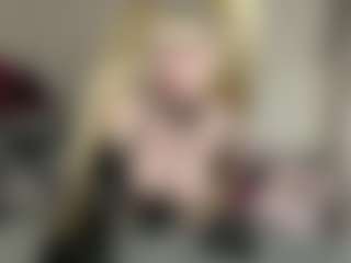 Live cam show with bratzdollchloe - Fetish on livesuperchat.net