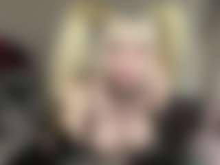 Live cam show with bratzdollchloe - Blue Eyes on Dare Cams