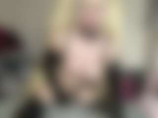 Live cam show with bratzdollchloe - Tease on xxxlivecams.org