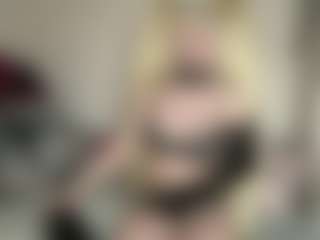 Live cam show with bratzdollchloe - HD on CamClone
