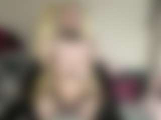 Live cam show with bratzdollchloe - Blue Eyes on Soda Cam