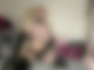 Live cam show with bratzdollchloe - Blonde Hair on Camiplay Live