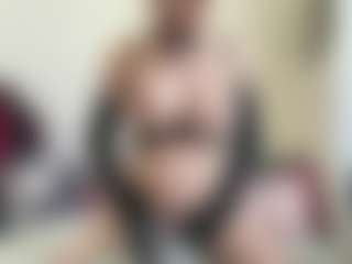 Live cam show with bratzdollchloe - Tease on Soda Cam