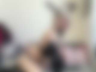 Live cam show with bratzdollchloe - Blonde Hair on Uber Horny