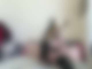 Live cam show with bratzdollchloe - Tease on CamwithHer