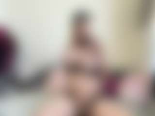 Live cam show with bratzdollchloe - Tattoos on StripNow