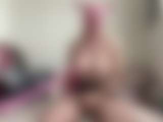 Live cam show with bratzdollchloe - Blonde Hair on live18s.com