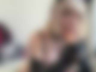 bratzdollchloe's Live Sex Cam Show