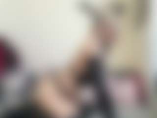 bratzdollchloe's Live Sex Cam Show