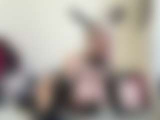 bratzdollchloe's Live Sex Cam Show