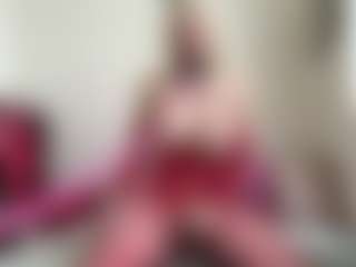 Live cam show with bratzdollchloe - Tease on Camiplay Live