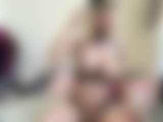 Live cam show with bratzdollchloe - Blue Eyes on Soda Cam
