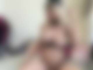 bratzdollchloe's Live Sex Cam Show