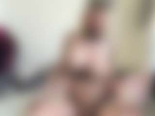 Live cam show with bratzdollchloe - Blue Eyes on Soda Cam