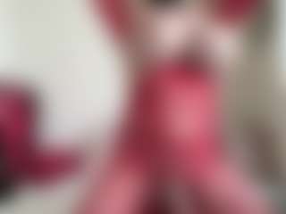 Live cam show with bratzdollchloe - Blue Eyes on livesuperchat.net