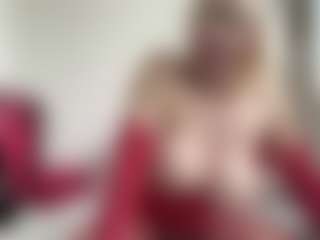 bratzdollchloe's Live Sex Cam Show