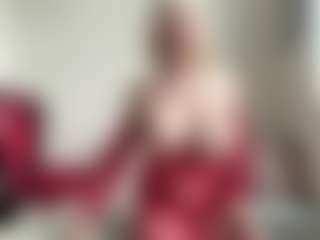Live cam show with bratzdollchloe - White on StripNow | united states