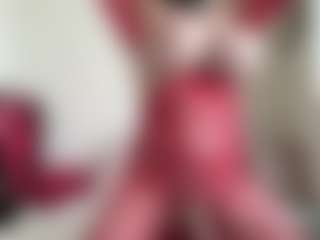 Live cam show with bratzdollchloe - Tease on Camsoda
