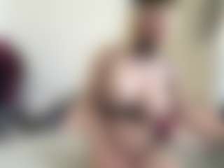Live cam show with bratzdollchloe - Polish on Camsoda