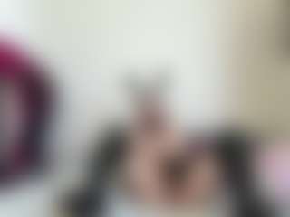 bratzdollchloe's Live Sex Cam Show
