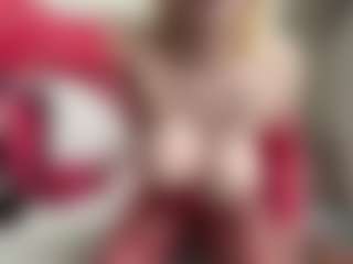 Live cam show with bratzdollchloe - Blonde Hair on Camsoda