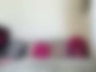 bratzdollchloe's Live Sex Cam Show