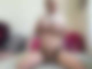 Live cam show with bratzdollchloe - Huge Tits on Camsoda