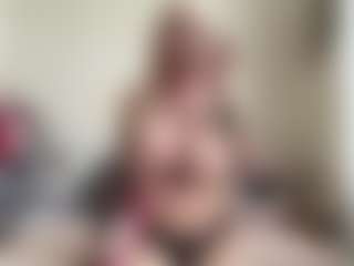 Live cam show with bratzdollchloe - Tease on madthumbs