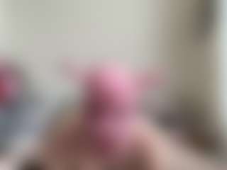 Live cam show with bratzdollchloe - Tease on Camsoda