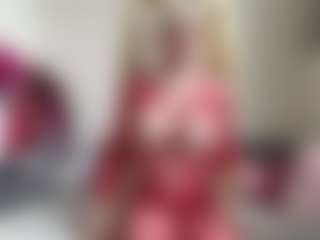 Live cam show with bratzdollchloe - Tease on Camsoda