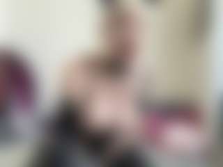 bratzdollchloe's Live Sex Cam Show