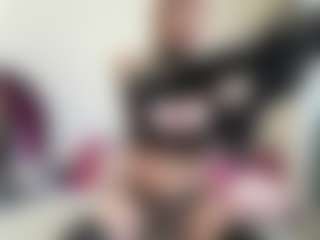 Live cam show with bratzdollchloe - Blonde Hair on Free Soda