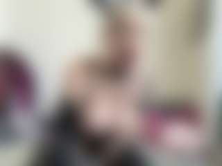bratzdollchloe's Live Sex Cam Show