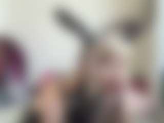 Live cam show with bratzdollchloe - Tease on LiveSexCams6