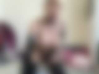Live cam show with bratzdollchloe - Huge Tits on instabang