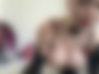 bratzdollchloe's Live Sex Cam Show