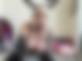 Live cam show with bratzdollchloe - Blue Eyes on Stripli.com