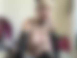 Live cam show with bratzdollchloe - Drinking on SxyPornLive