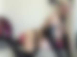 Live cam show with bratzdollchloe - Drinking on makecum.org