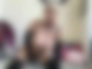 bratzdollchloe's Live Sex Cam Show