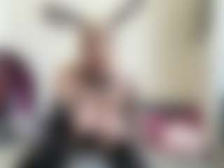 bratzdollchloe's Live Sex Cam Show