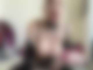 bratzdollchloe's Live Sex Cam Show