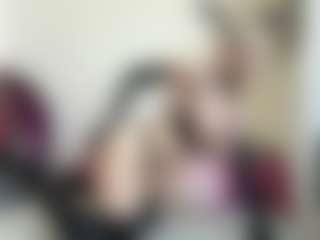 Live cam show with bratzdollchloe - HD on 1on1-livenow