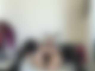 Live cam show with bratzdollchloe - Huge Tits on AdultVida.com
