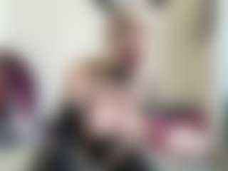bratzdollchloe's Live Sex Cam Show