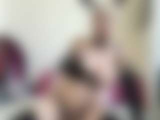 Live cam show with bratzdollchloe - Lean on Dare Cams